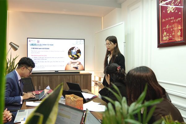 Ngày 26/01 LHLegal tổ chức buổi Training nội bộ với chủ đề các yếu tố lỗi trong pháp luật hình sự