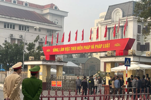 An ninh thắt chặt tại phiên tòa xét xử ông Lưu Bình Nhưỡng, Lê Thanh Vân
