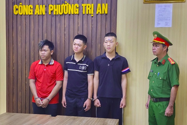 Bắt nhóm thanh niên ném “bom xăng” vào nhà dân ở Đồng Nai lúc nửa đêm