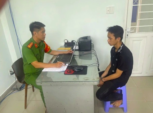 Công an TP.HCM bắt nghi phạm cướp giật vé số của cụ bà khuyết tật