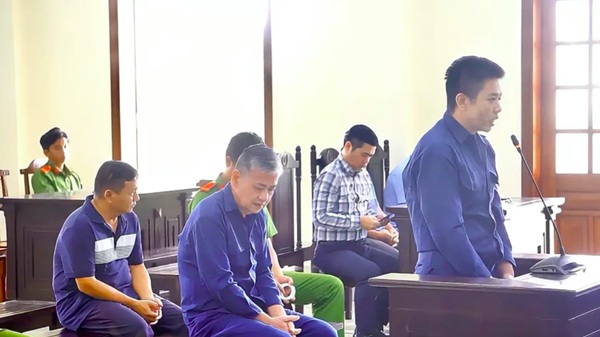 Cựu giám đốc ngân hàng lĩnh 16 năm tù vì nhận hối lộ hơn 1,5 tỉ đồng