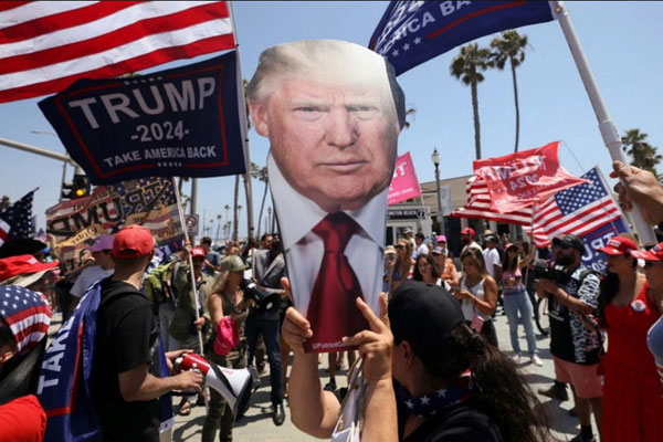 Nghi phạm bắn ông Trump hành động kỳ quái trước lúc ra tay
